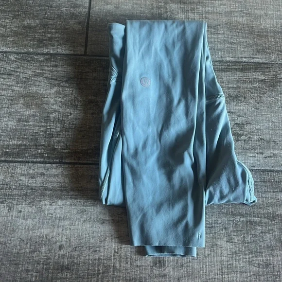 Light blue lululemon leggings and LuLulemon cropped hoodie SET - Picture 4 of 8